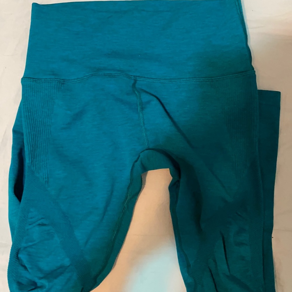 Alphalete aero leggings in teal